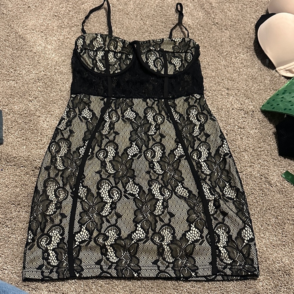 PrettyLittleThing Black Lace Detail